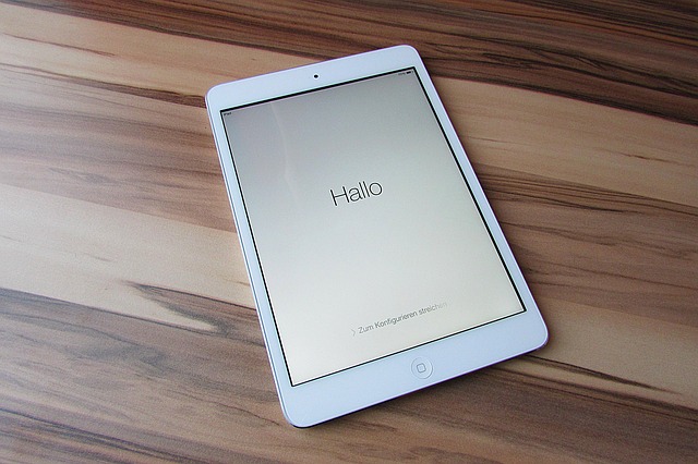typický tablet bez obalu